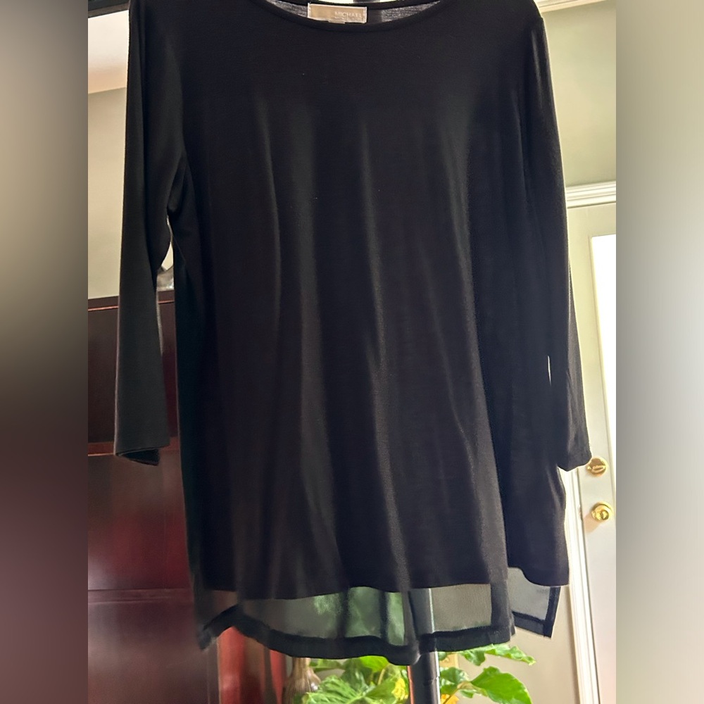 Lightweight Black Top